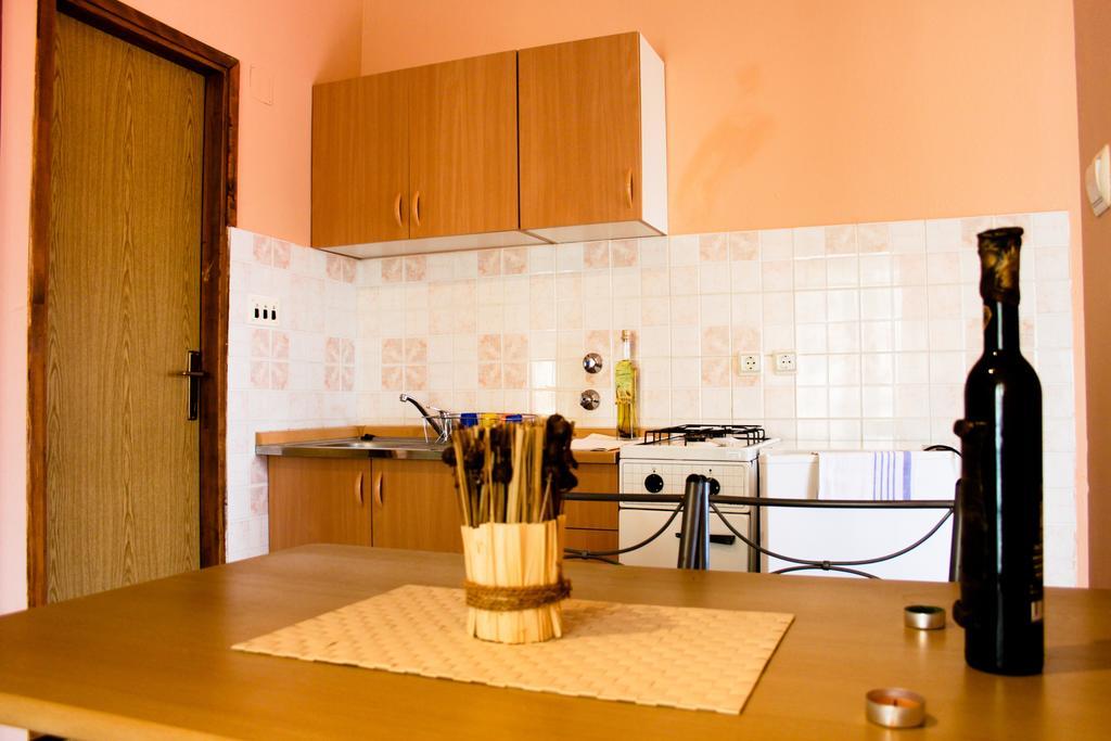 Apartments Niko Trogir Habitación foto