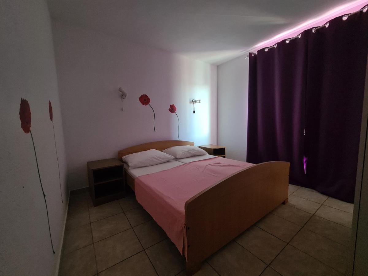 Apartments Niko Trogir Exterior foto